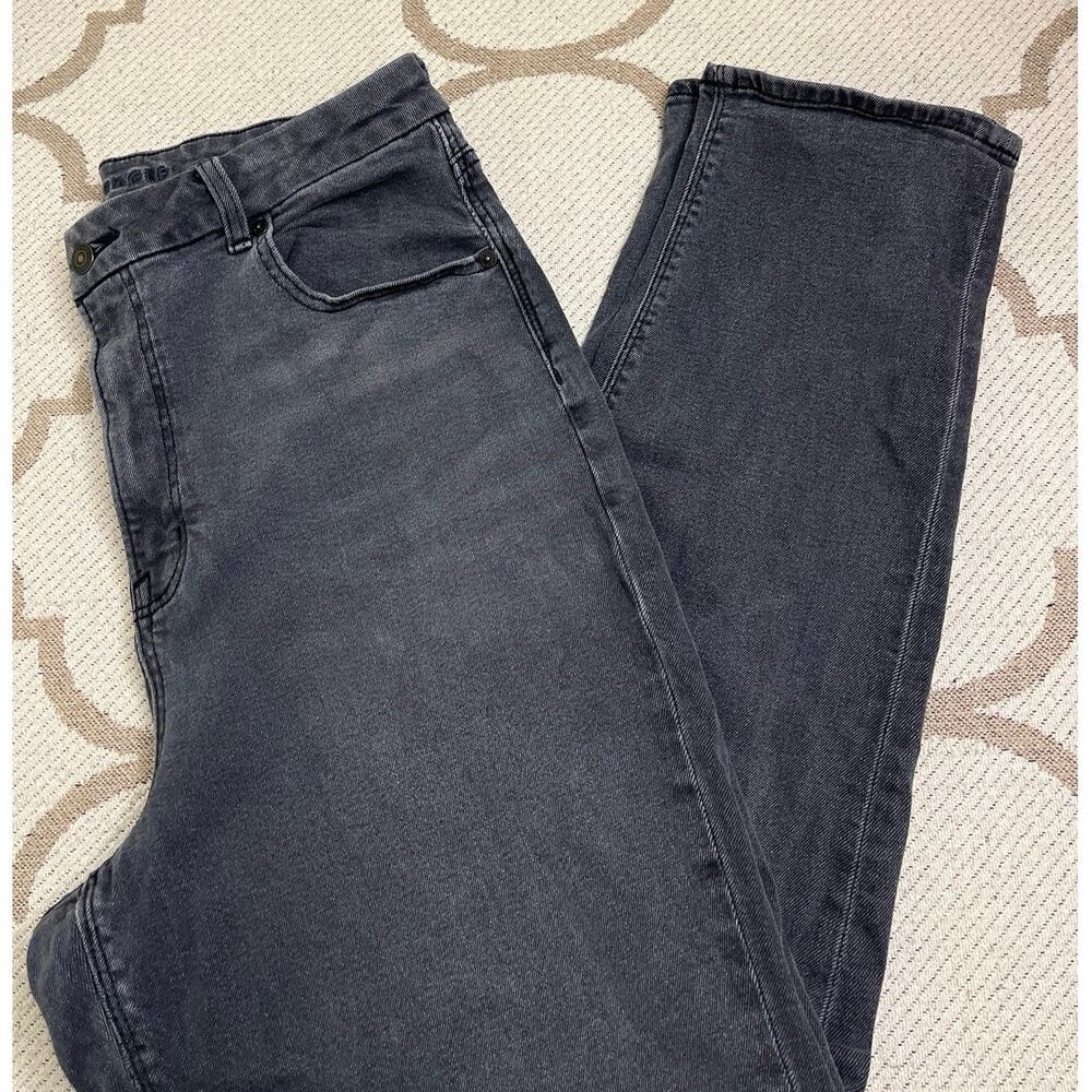 American Eagle Outfitters Stretch Washed Black Curvy Mom Jeans, size 16